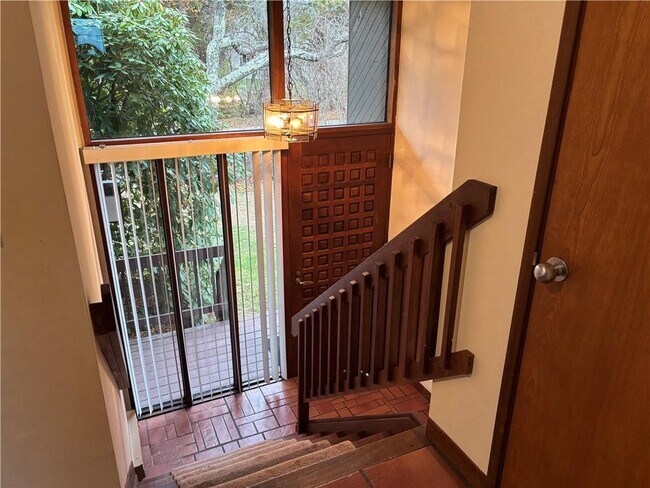 Building Photo - 278 Charlestown Beach Rd