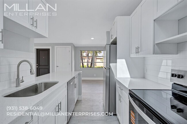 Building Photo - 325 Capri Blvd