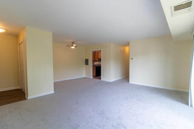 Dining - 5201 Newton St