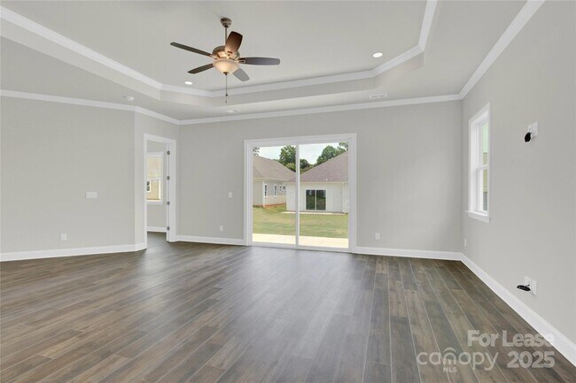 Building Photo - 6701 Star Dr