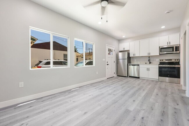 Building Photo - Brand-New & Luxe Downstairs 1-Bed/1-Bath Unit; HALF OFF ONE MONTH'S RENT!
