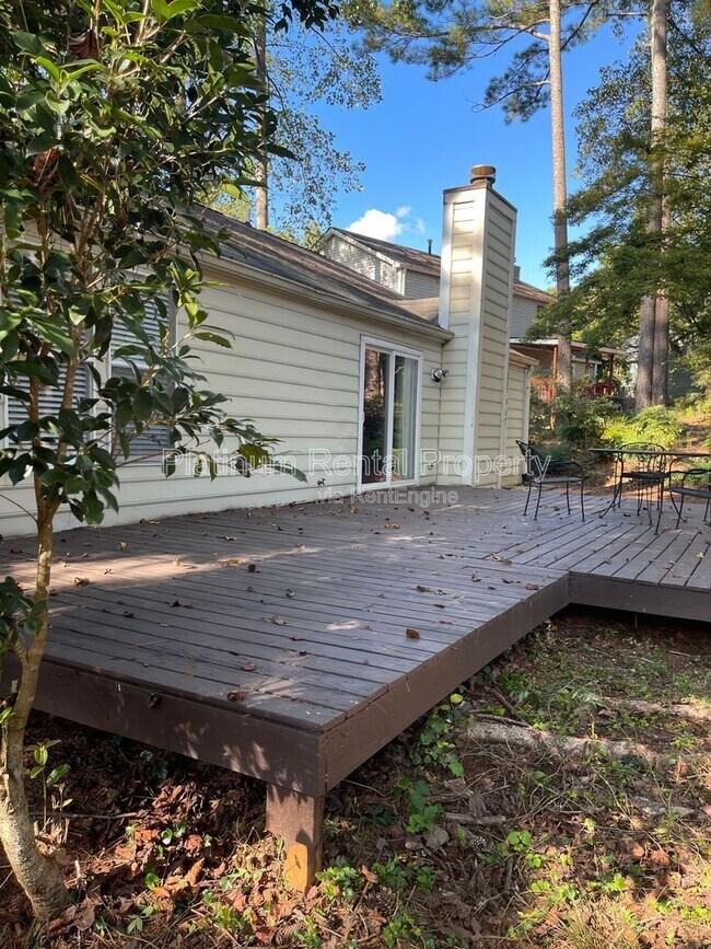 Building Photo - 1295 Taylor Oaks Dr