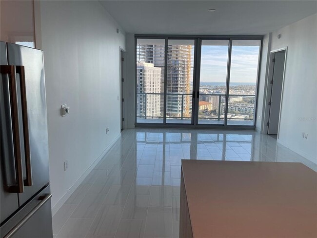 Building Photo - 400 Central Ave