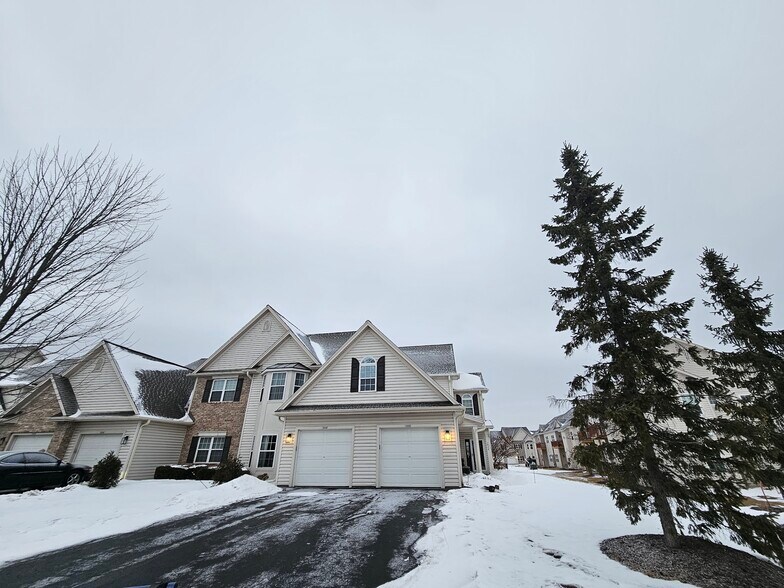 Building Photo - 1850 Stoney Ln