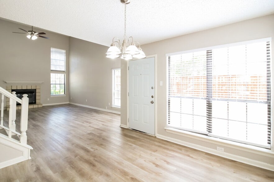 Building Photo - 414 Kirkwood Dr