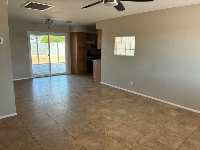 Building Photo - Spacious 4 BR 2BA w/ Large Lot in Paradise Valley!!  Located at 36th St and Greenway