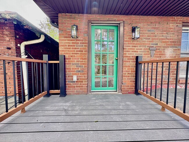 Building Photo - 5616 Phillips Ave