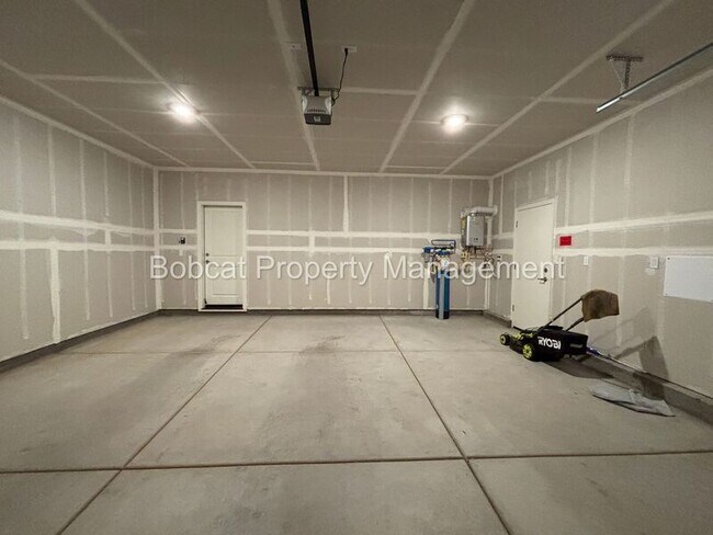 Building Photo - 1097 Dapple Dr