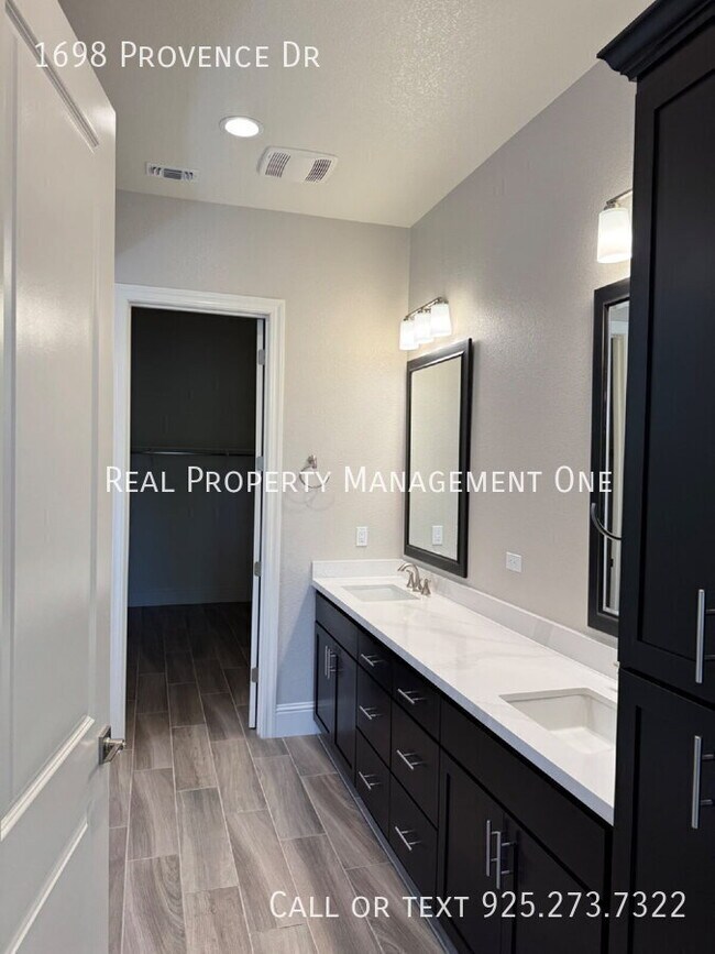 Building Photo - 1698 Provence Ln