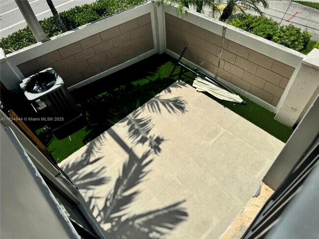 Building Photo - 10400 NW 58th Terrace
