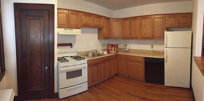 Building Photo - 1008 Evergreen Ave