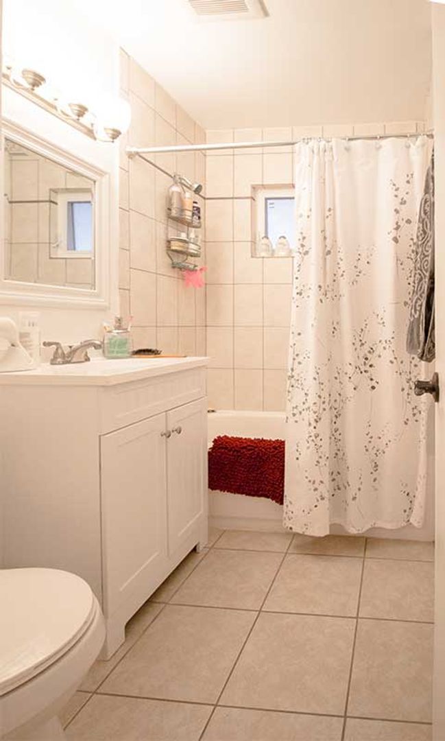 Building Photo - 25th Triplex