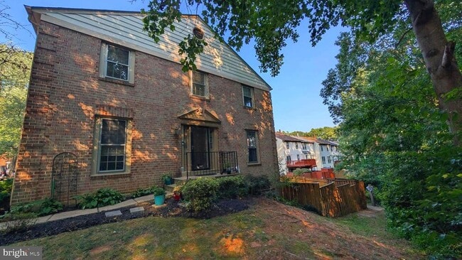 Building Photo - 5612 Sutherland Ct