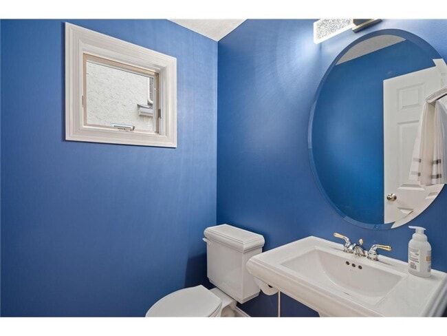 Building Photo - 517 River St