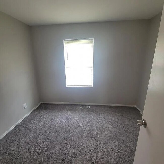 Building Photo - 6720 E 43rd Pl