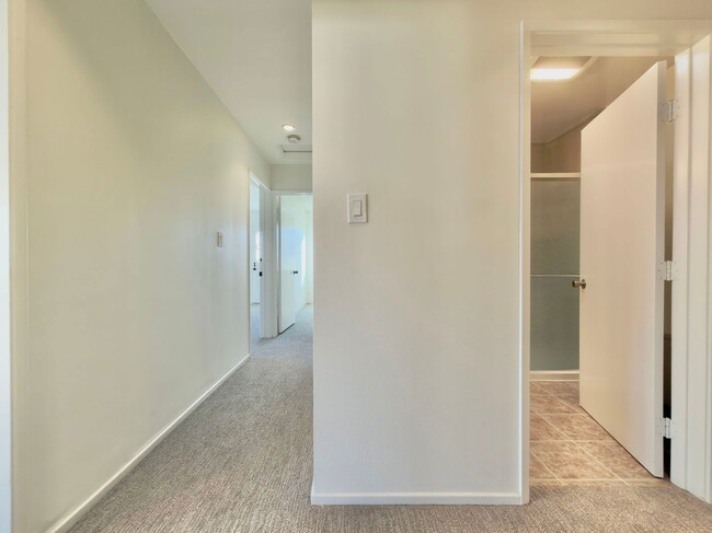 Building Photo - 2603 Phelan Ln