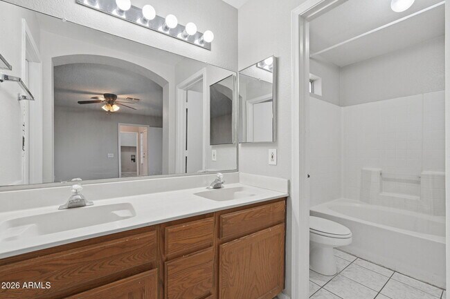 Building Photo - 8509 W Colter St