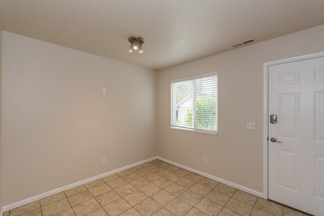 Building Photo - 2270 S 700 E