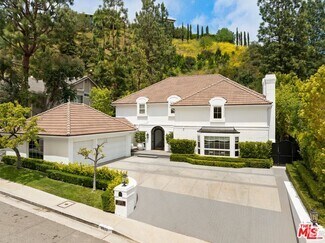 Building Photo - 2878 Royston Pl