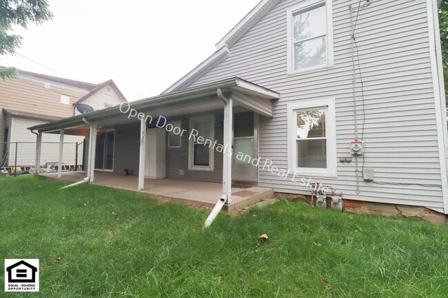 Building Photo - 121-123 S State St