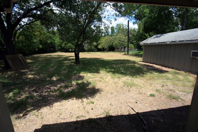 Building Photo - Awesome Home w/ 1/1 Studio Flex Space Just Half Block from Thomas Park!
