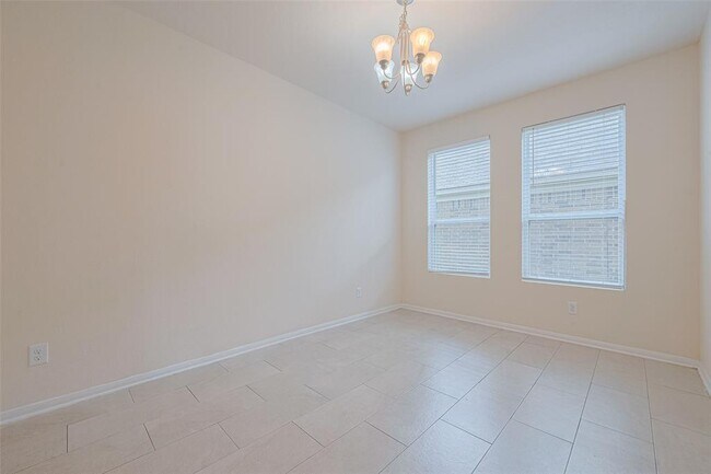 Building Photo - 18402 Each Elm Way