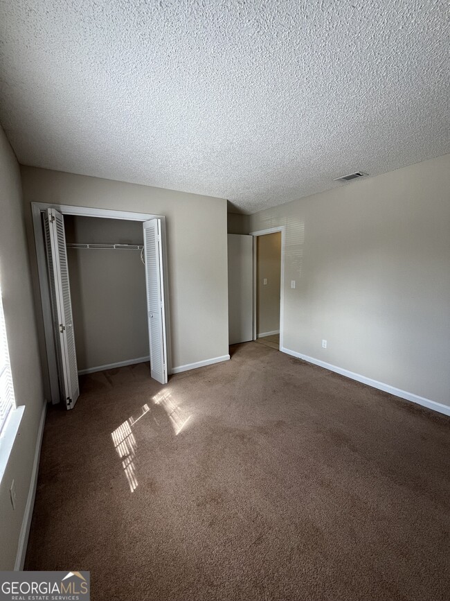 Building Photo - 419 Admiral's Walk Dr