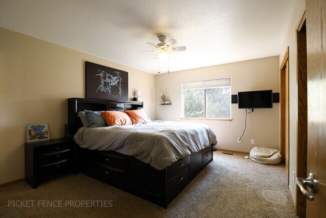 Building Photo - 5 Bedroom, Beautiful Home in Loveland!
