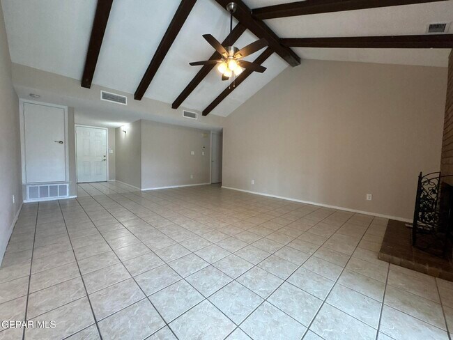 Building Photo - 701 Espolon Dr