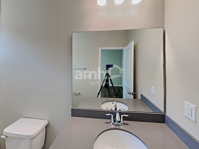 Building Photo - 150 Hemlock Pt