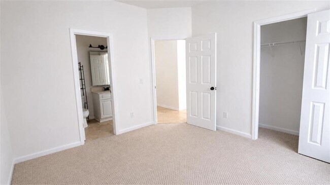 Building Photo - 4259 Creek Haven Dr