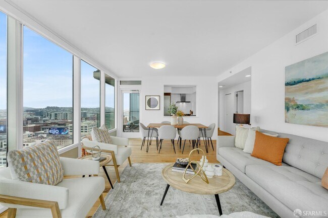 Building Photo - 425 1st St