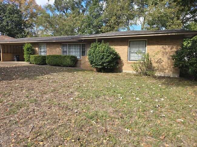 Building Photo - 516 Lehigh Pl