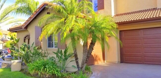 Building Photo - Solar/Pool/Spa/Water fall BBQ outdoor Pizz...