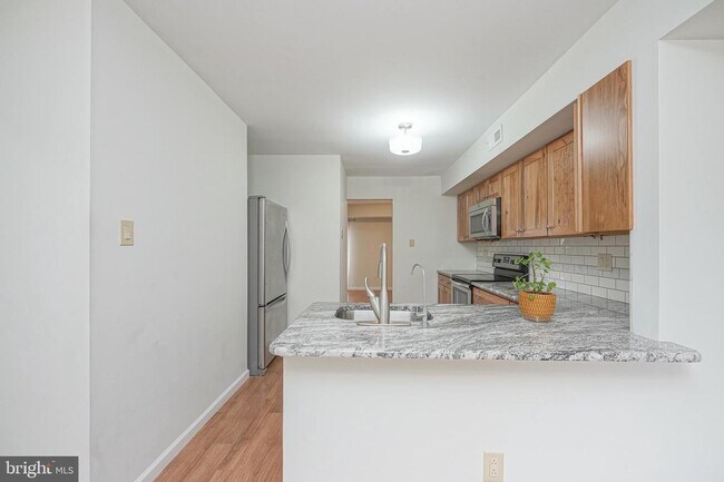 Building Photo - 37 Arrowwood Ct