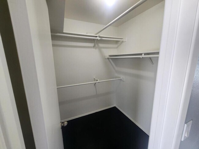 Building Photo - 995 Rosecrans St