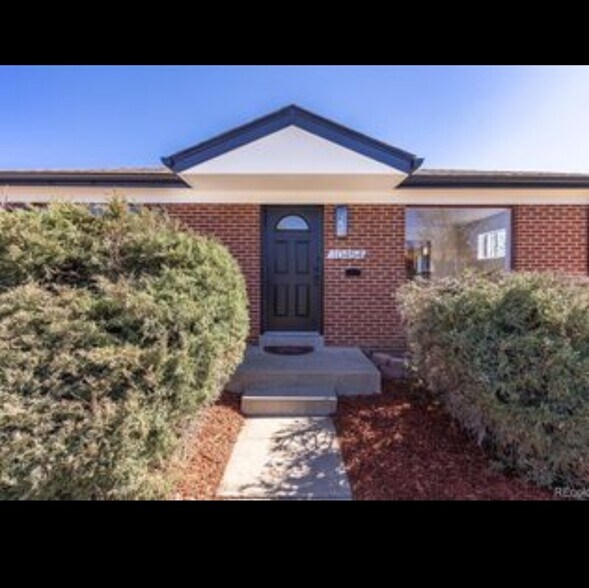 Primary Photo - 10454 Grant Dr