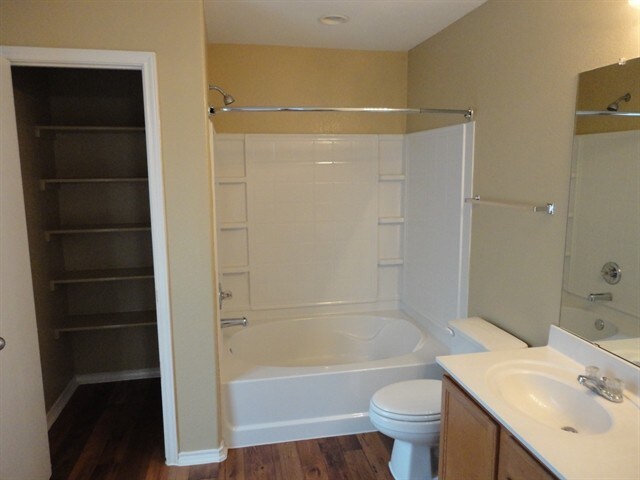 Building Photo - 5337 Mathra Dr