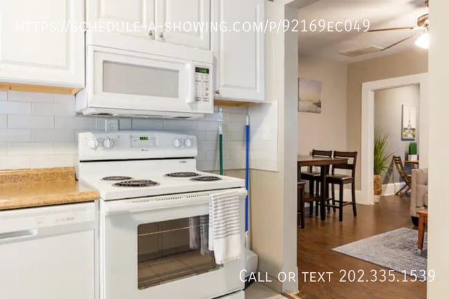 Building Photo - 1120 Snyder St NW