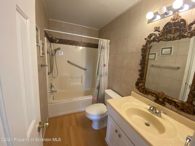 Building Photo - 32 Briarwood Way