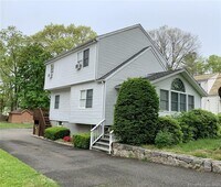 Building Photo - 31 Oenoke Pl