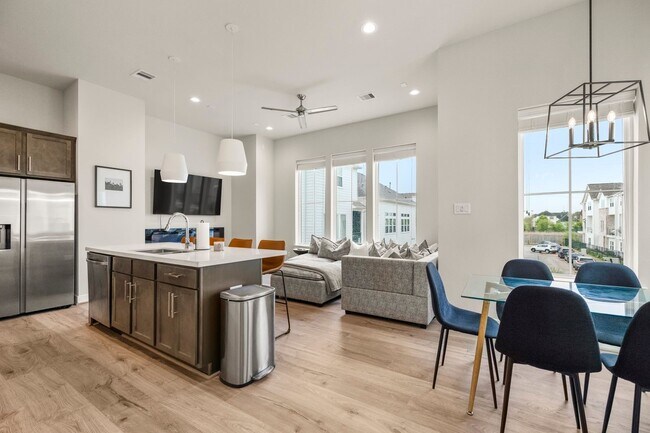 Building Photo - 726 Carriage Knls Dr