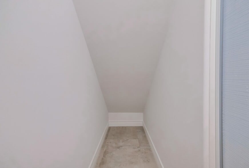 Building Photo - 1902 Marshallfield Ln