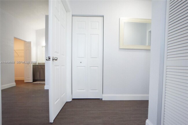 Building Photo - 610 NW 108th Terrace