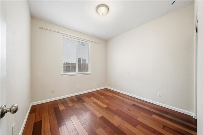 Building Photo - 9615 Harvest View Way