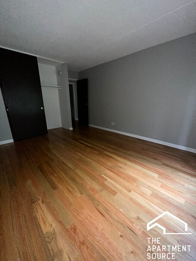 Building Photo - 525 N Quentin Rd