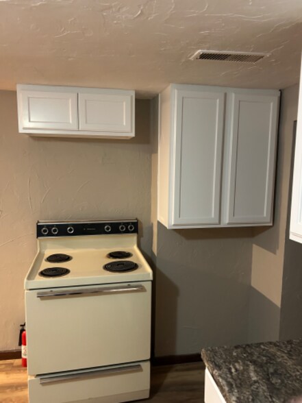 Building Photo - 15 Riverlin St