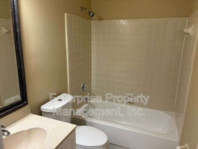 Building Photo - 7028 Boxborough Cove