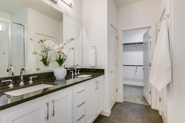 Building Photo - 1916 Bunche Rd