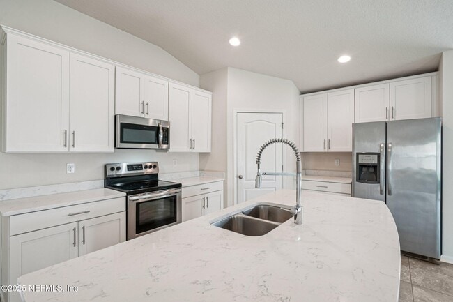 Building Photo - 633 Seville Pkwy